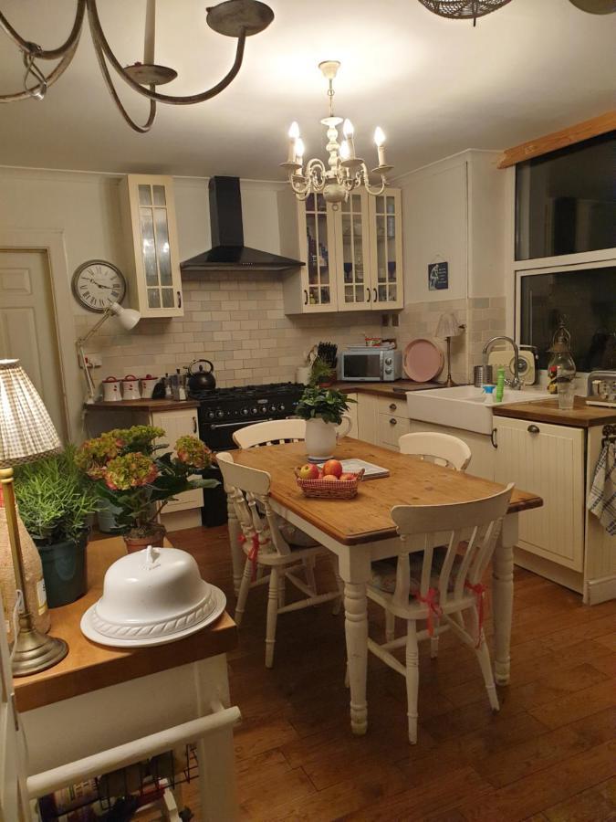 Judy'S B&B Private Home カーディフ エクステリア 写真